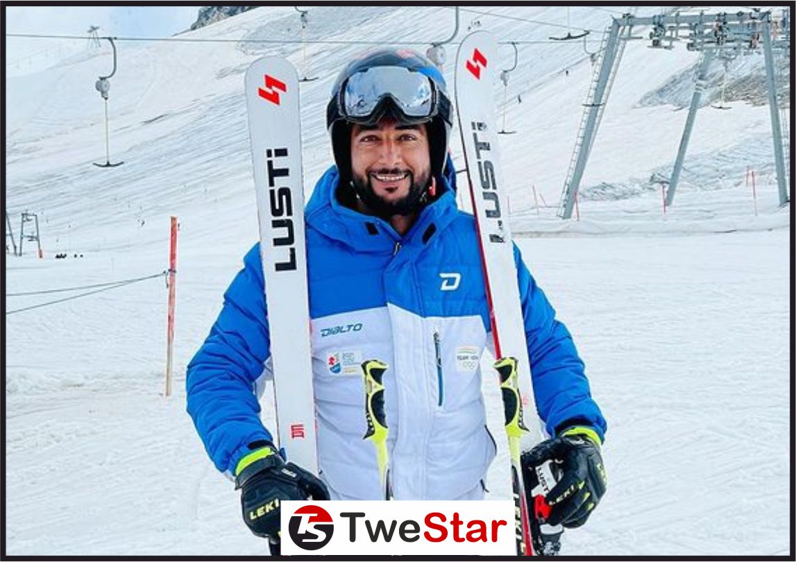 Arif Khan Skier
